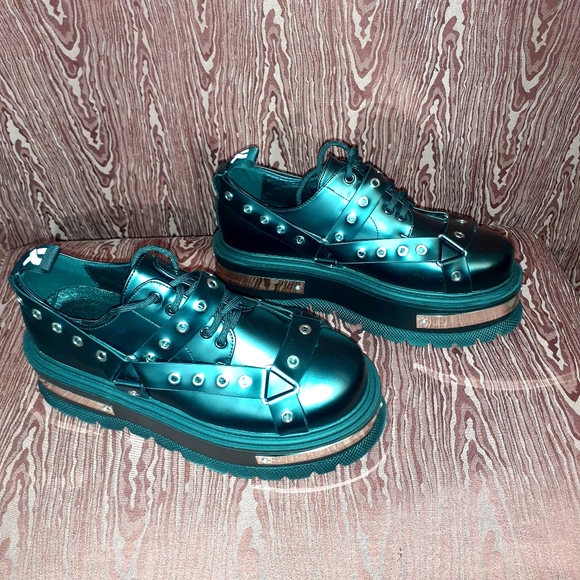 koi Shoes Koi Parador Grunge Black Platform Shoes Womens Size 7